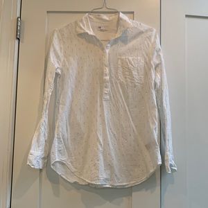 Gap white button up popover tunic with silver embellishment